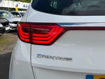 KIA SPORTAGE 2.0 CRDi First Edition SUV 5dr Diesel Auto AWD Euro 6 (182 bhp)