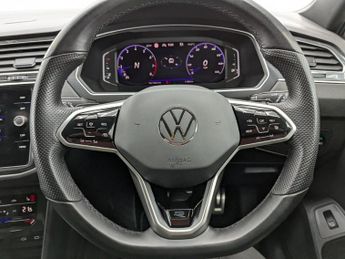 VOLKSWAGEN TIGUAN 1.5 TSI R-Line SUV 5dr Petrol DSG Euro 6 (s/s) (150 ps)