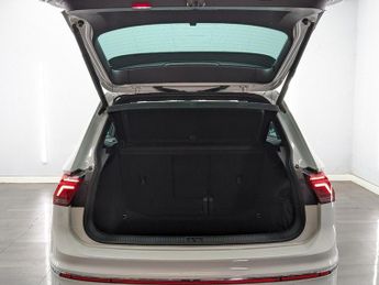 VOLKSWAGEN TIGUAN 1.5 TSI R-Line SUV 5dr Petrol DSG Euro 6 (s/s) (150 ps)