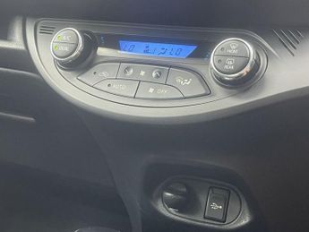 TOYOTA YARIS 1.5 VVT-h Excel Hatchback 5dr Petrol Hybrid E-CVT Euro 6 (s/s) (