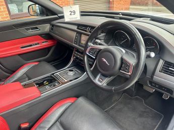 JAGUAR XF 3.0 V6 S Saloon 4dr Petrol Auto Euro 6 (s/s) (380 ps)
