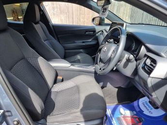 TOYOTA C-HR 1.8 VVT-h GPF Icon SUV 5dr Petrol Hybrid CVT Euro 6 (s/s) (122 p