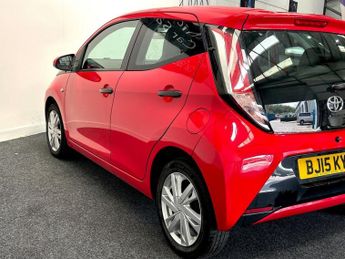 TOYOTA AYGO 1.0 VVT-i x-pression Hatchback 5dr Petrol x-shift Euro 5 Euro 5 