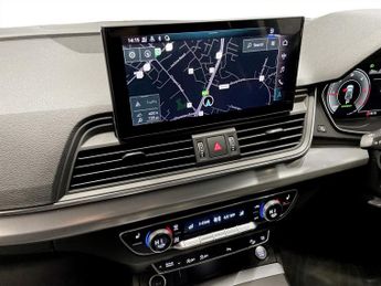 AUDI Q5 2.0 TDI 40 Sport SUV 5dr Diesel S Tronic quattro Euro 6 (s/s) (2