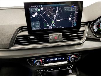 AUDI Q5 2.0 TDI 40 Sport SUV 5dr Diesel S Tronic quattro Euro 6 (s/s) (2