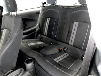 MINI Electric Hatch Cooper SE 32.6kWh Level 1 Hatchback 3dr Electric Auto (184 ps)