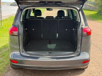 VAUXHALL ZAFIRA TOURER 1.4i Turbo SE MPV 5dr Petrol Manual Euro 6 (140 ps)