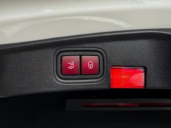 MERCEDES-BENZ C-CLASS 2.1 C220d AMG Line (Premium Plus) Coupe 2dr Diesel G-Tronic+ Eur