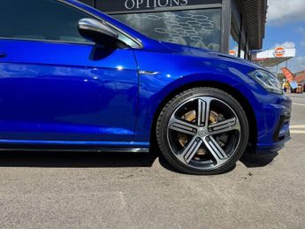 VOLKSWAGEN GOLF 2.0 TSI R Hatchback 5dr Petrol DSG 4Motion Euro 6 (s/s) (300 ps)