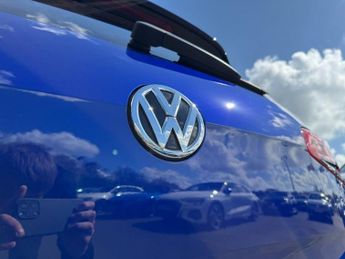 VOLKSWAGEN GOLF 2.0 TSI R Hatchback 5dr Petrol DSG 4Motion Euro 6 (s/s) (300 ps)