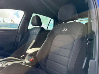 VOLKSWAGEN GOLF 2.0 TSI R Hatchback 5dr Petrol DSG 4Motion Euro 6 (s/s) (300 ps)