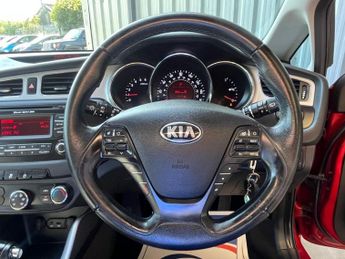 KIA CEED 1.6 CRDi 2 Hatchback 5dr Diesel Auto Euro 5 (126 bhp)