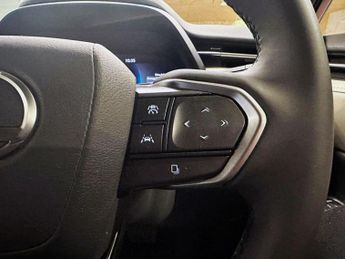 LEXUS LBX 1.5 VVT-iE Premium Plus SUV 5dr Petrol Hybrid E-CVT Euro 6 (s/s)