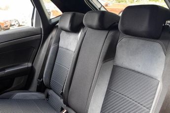 VOLKSWAGEN POLO 1.0 TSI R-Line Hatchback 5dr Petrol DSG Euro 6 (s/s) (110 ps)