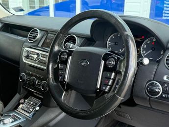 LAND ROVER DISCOVERY 4 3.0 SD V6 Landmark SUV 5dr Diesel Auto 4WD Euro 6 (s/s) (256 bhp