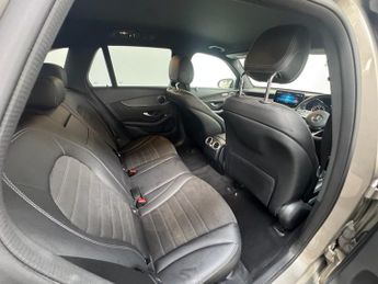 MERCEDES-BENZ GLC 2.0 GLC220d AMG Line SUV 5dr Diesel G-Tronic+ 4MATIC Euro 6 (s/s