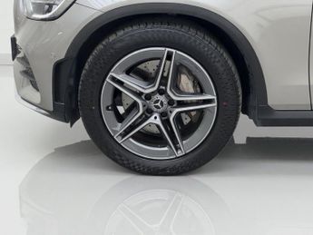 MERCEDES-BENZ GLC 2.0 GLC220d AMG Line SUV 5dr Diesel G-Tronic+ 4MATIC Euro 6 (s/s
