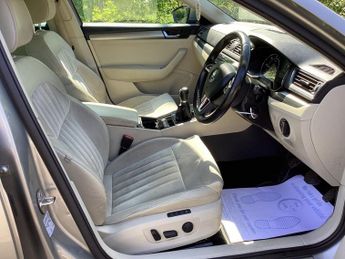 SKODA SUPERB 2.0 TDI SE L Executive Hatchback 5dr Diesel Manual 4WD Euro 6 (s