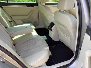 SKODA SUPERB 2.0 TDI SE L Executive Hatchback 5dr Diesel Manual 4WD Euro 6 (s