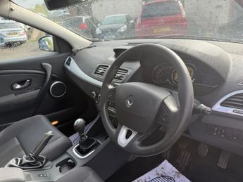 RENAULT MEGANE 1.6 16V Dynamique Hatchback 5dr Petrol Manual Euro 5 (110 ps)