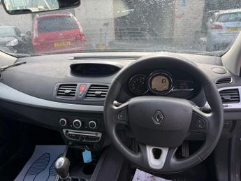 RENAULT MEGANE 1.6 16V Dynamique Hatchback 5dr Petrol Manual Euro 5 (110 ps)