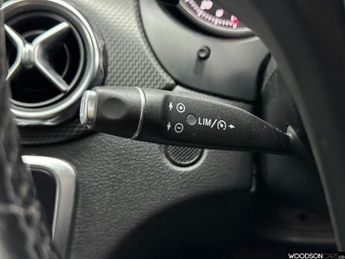 MERCEDES-BENZ GLA 1.6 GLA200 SE (Executive) SUV 5dr Petrol 7G-DCT Euro 6 (s/s) (15