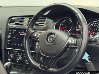 VOLKSWAGEN GOLF 1.4 TSI BlueMotion Tech SE Nav Hatchback 5dr Petrol DSG Euro 6 (