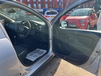 DACIA SANDERO STEPWAY 1.5 dCi Ambiance Hatchback 5dr Diesel Manual Euro 5 (90 ps)