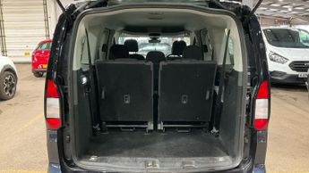 FORD GRAND TOURNEO CONNECT 2.0 EcoBlue Active MPV 5dr Diesel DCT Euro 6 (s/s) (122 ps)