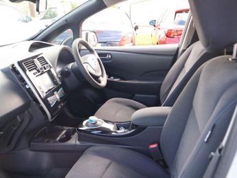 NISSAN LEAF 24kWh Acenta Hatchback 5dr Electric Auto (107 bhp)