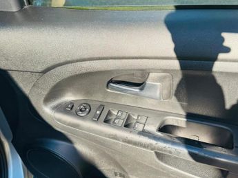 KIA VENGA 1.6 2 MPV 5dr Petrol Auto Euro 6 (123 bhp)