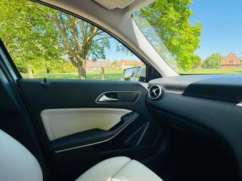 MERCEDES-BENZ A CLASS 1.6 A180 SE (Executive) Hatchback 5dr Petrol 7G-DCT Euro 6 (s/s)
