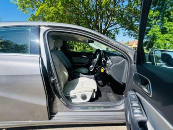 MERCEDES-BENZ A-CLASS 1.6 A180 SE (Executive) Hatchback 5dr Petrol 7G-DCT Euro 6 (s/s)