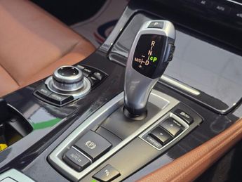 BMW 5 SERIES 2.0 520d SE Touring 5dr Diesel Auto Euro 6 (s/s) (190 ps)