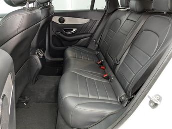 MERCEDES-BENZ GLC 2.1 GLC220d AMG Line SUV 5dr Diesel G-Tronic 4MATIC Euro 6 (s/s)