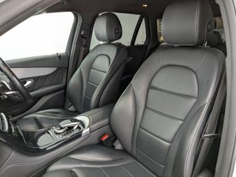 MERCEDES-BENZ GLC 2.1 GLC220d AMG Line SUV 5dr Diesel G-Tronic 4MATIC Euro 6 (s/s)