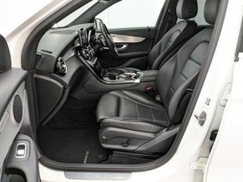 MERCEDES-BENZ GLC 2.1 GLC220d AMG Line SUV 5dr Diesel G-Tronic 4MATIC Euro 6 (s/s)