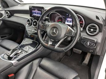 MERCEDES-BENZ GLC 2.1 GLC220d AMG Line SUV 5dr Diesel G-Tronic 4MATIC Euro 6 (s/s)