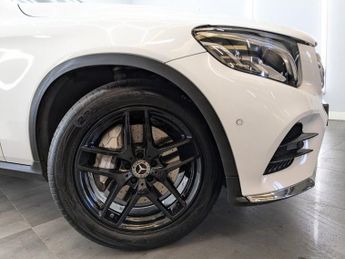 MERCEDES-BENZ GLC 2.1 GLC220d AMG Line SUV 5dr Diesel G-Tronic 4MATIC Euro 6 (s/s)