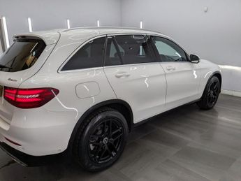 MERCEDES-BENZ GLC 2.1 GLC220d AMG Line SUV 5dr Diesel G-Tronic 4MATIC Euro 6 (s/s)