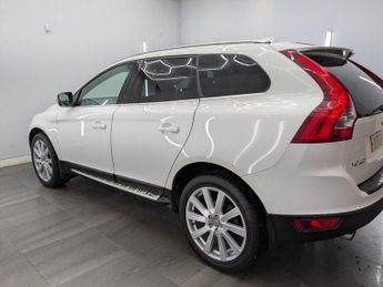 VOLVO XC60 2.4 D5 SE Lux Nav SUV 5dr Diesel Geartronic AWD Euro 5 (215 ps)