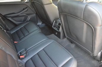 PORSCHE MACAN 3.0 TD V6 S SUV 5dr Diesel PDK 4WD Euro 6 (s/s) (258 ps)