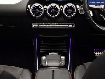 MERCEDES-BENZ EQA EQA 250 66.5kWh AMG Line (Premium) SUV 5dr Electric Auto (190 ps