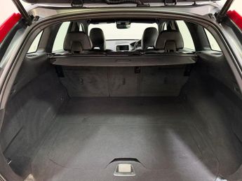 VOLVO XC60 2.0 D4 R-Design Lux Nav SUV 5dr Diesel Auto Euro 6 (s/s) (190 ps