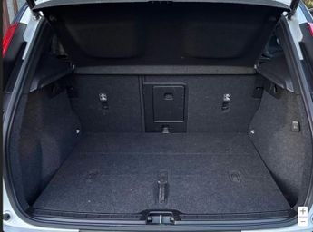 VOLVO XC40 1.5 T3 R-Design SUV 5dr Petrol Auto Euro 6 (s/s) (163 ps)