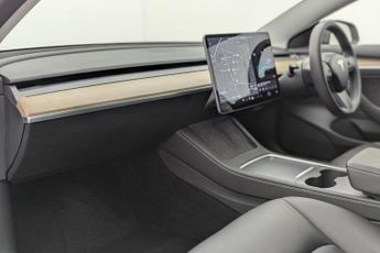 TESLA Model 3 (Dual Motor) Long Range Saloon 4dr Electric Auto 4WDE (346 ps)