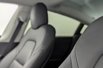 TESLA Model 3 (Dual Motor) Long Range Saloon 4dr Electric Auto 4WDE (346 ps)