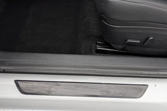 TESLA Model 3 (Dual Motor) Long Range Saloon 4dr Electric Auto 4WDE (346 ps)