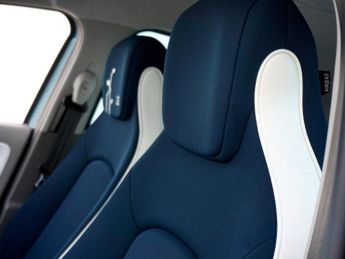 RENAULT ZOE 22kWh Expression Hatchback Electric Auto 5dr - Just 17,825 Miles