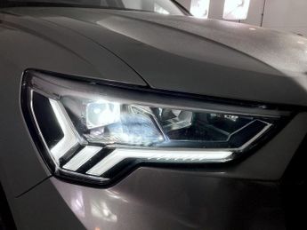 AUDI Q3 1.5 TFSI CoD 35 Black Edition SUV 5dr Petrol S Tronic Euro 6 (s/